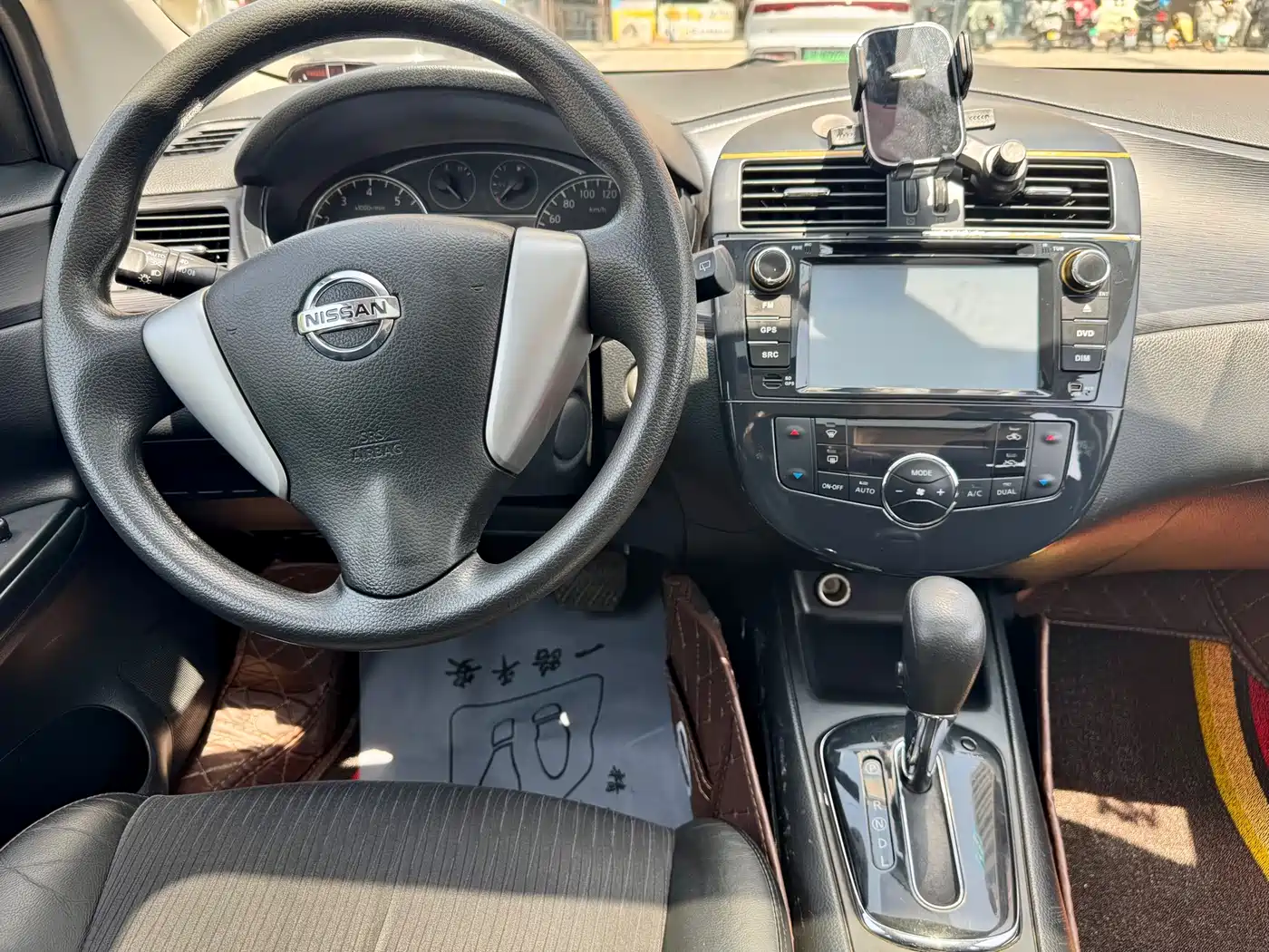 Photo 16 - Nissan Tiida
