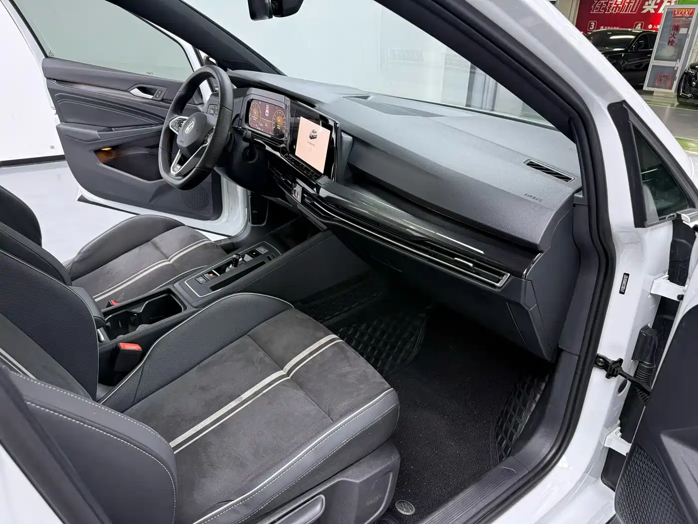 Volkswagen Golf 2024 2023 Facelift 280TSI DSG R-Line Lite