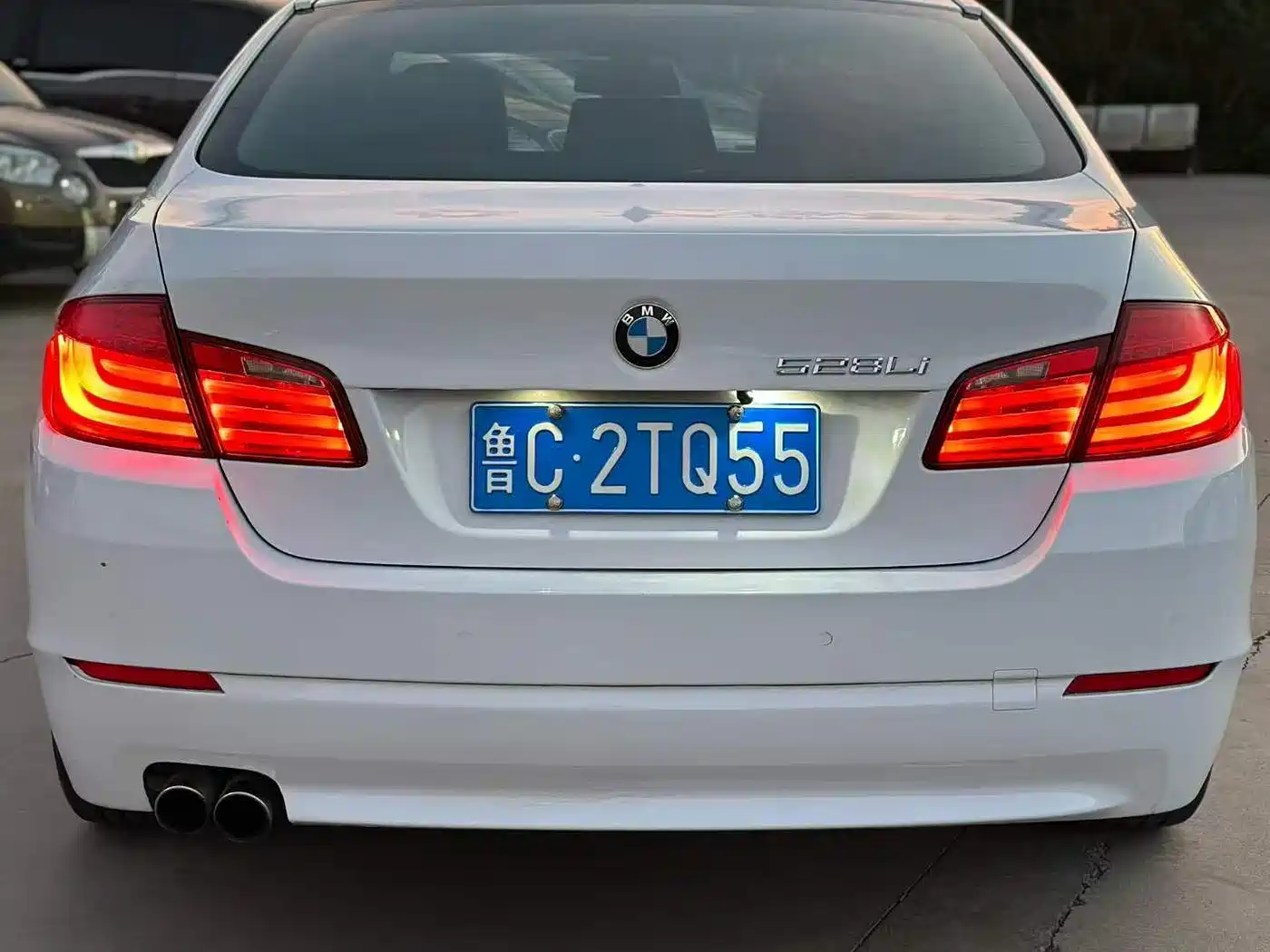 Photo 4 - BMW 5 Series