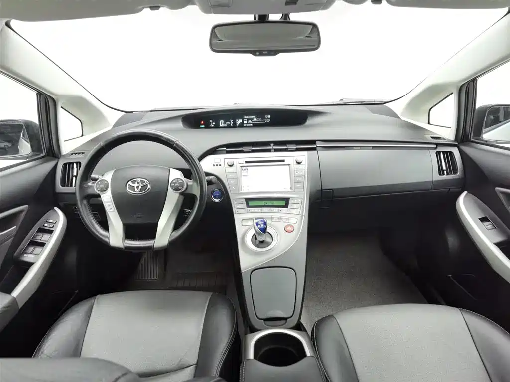 Toyota Prius 2012 1.8L Luxury Advanced Edition фото 5