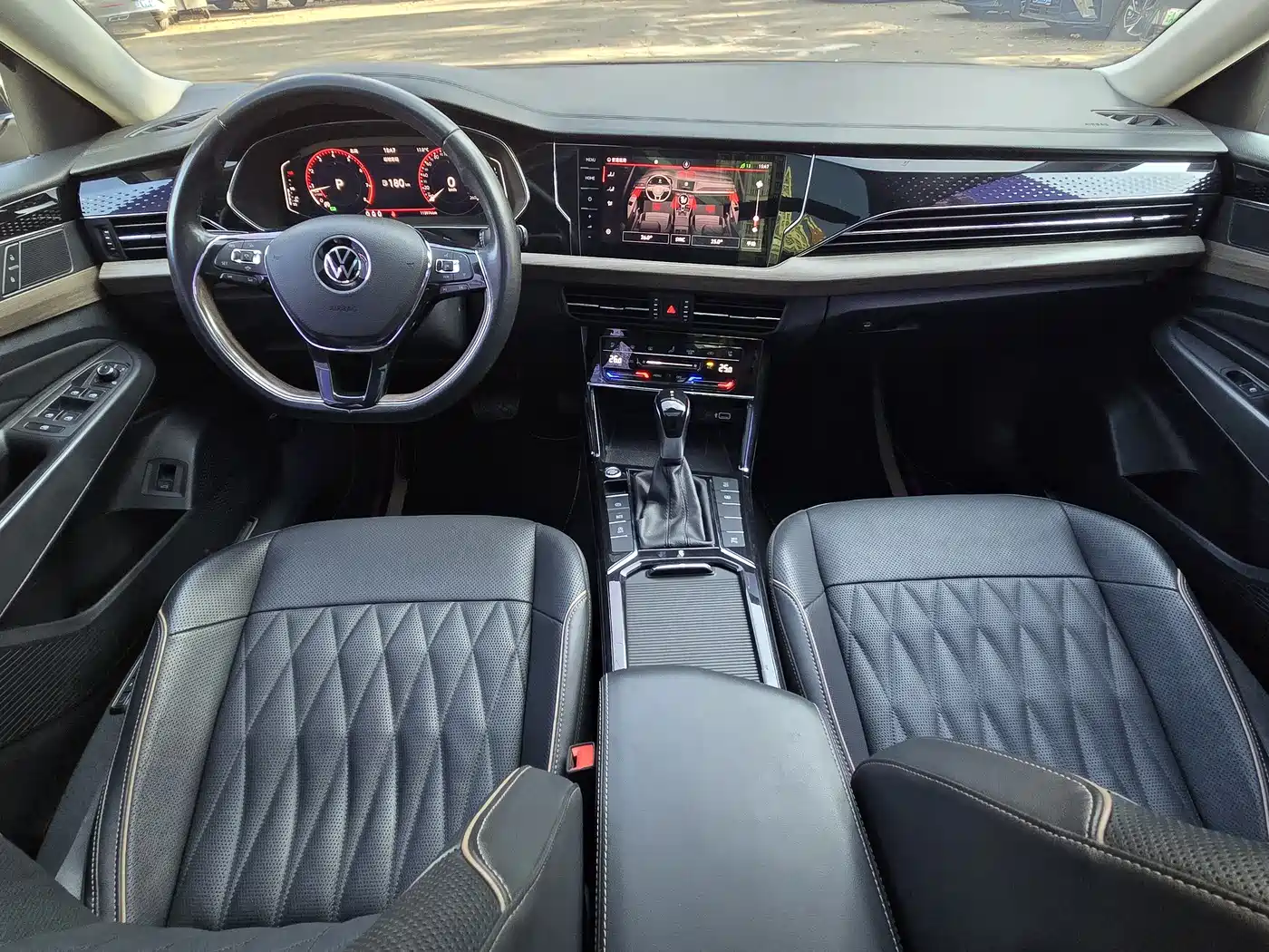 Volkswagen Passat 2021 Model 330TSI Premium Edition фото 8