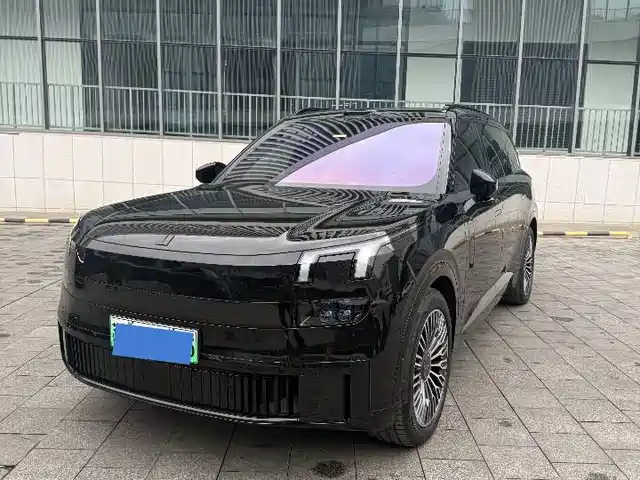 Lynk & Co 900 2025 2.0T Explorer Edition