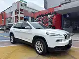 Фото 21 - Jeep Cherokee