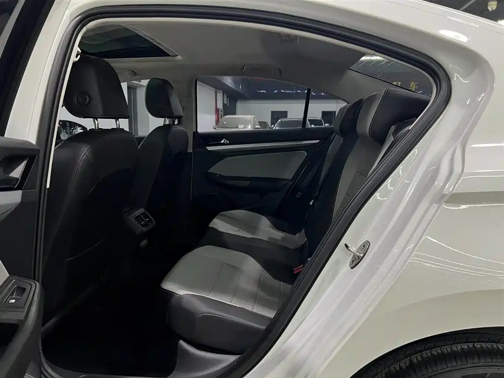 Volkswagen Bora 2023 200TSI DSG Yuexing Edition фото 10