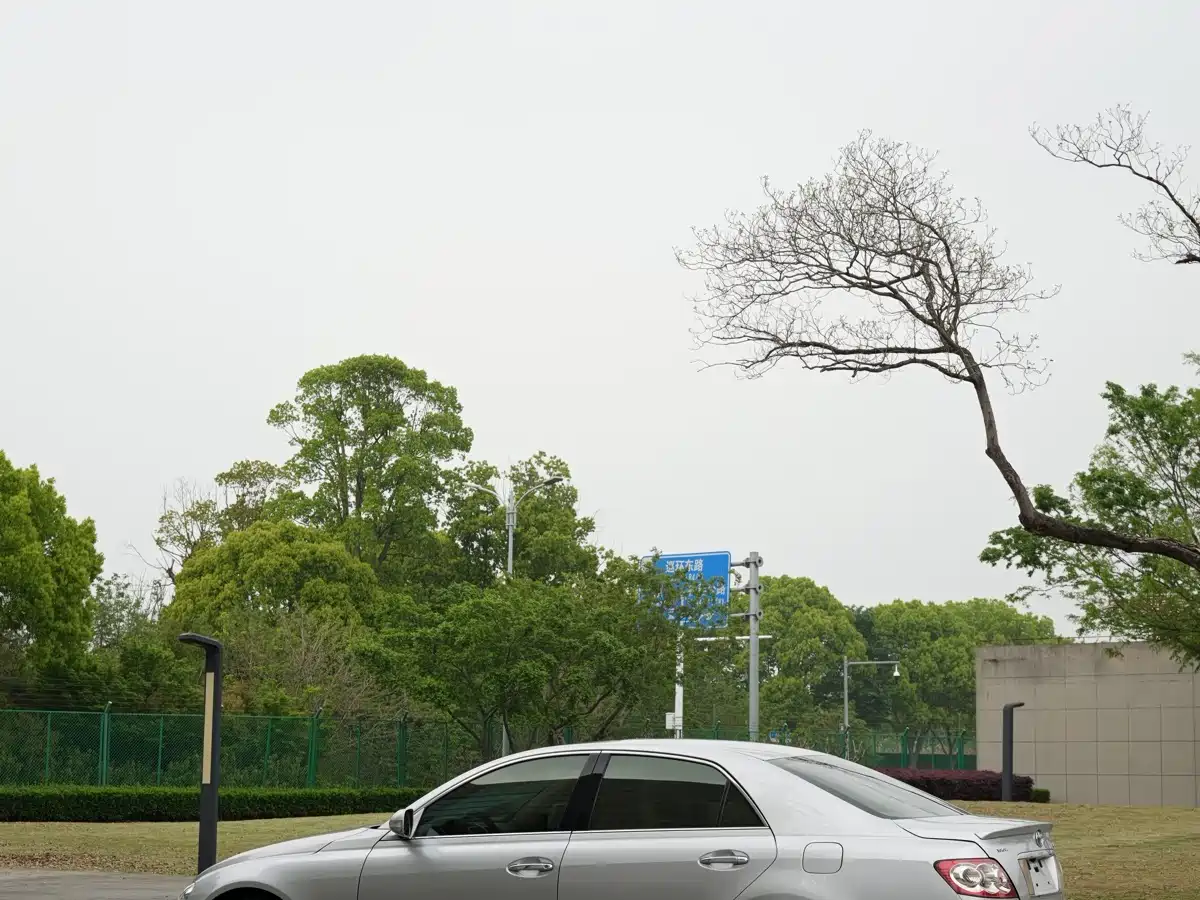 Toyota Reiz 2008 2.5S Special Commemorative Edition фото 8