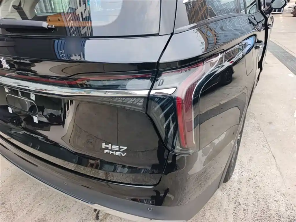 Hongqi HS7 PHEV 2025 2.0T PHEV 4WD 6-Seater Commemorative Edition фото 8