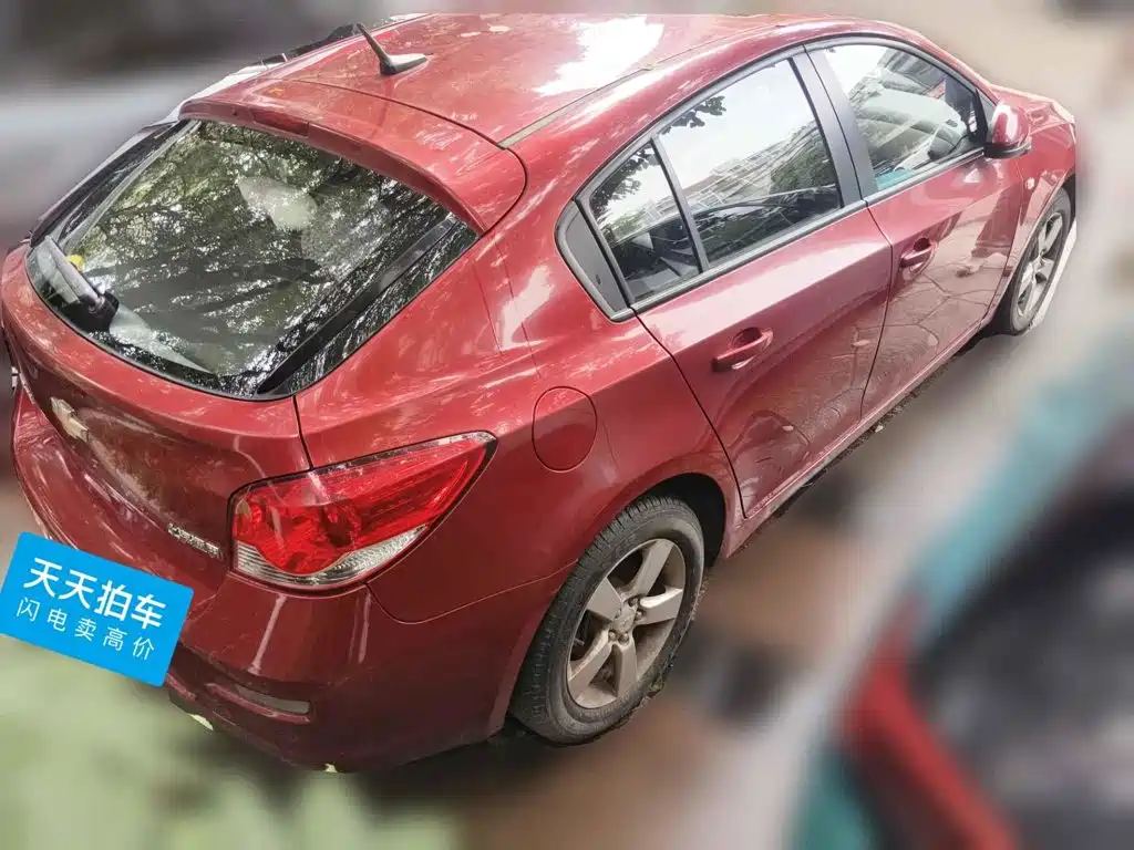 Chevrolet Cruze 2017 2013 Hatchback 1.6L Manual Luxury