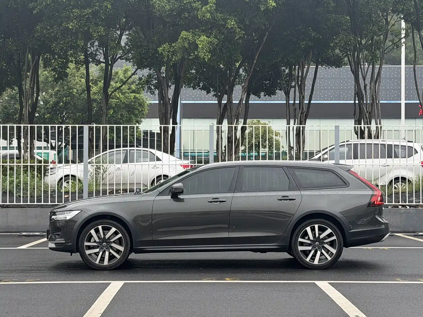 Volvo V90 2021 2021 Model Cross Country B5 AWD Premium Smart Edition