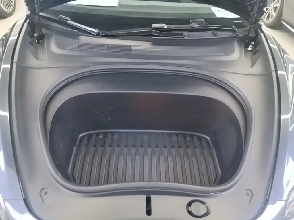 Фото 20 - Tesla Model 3