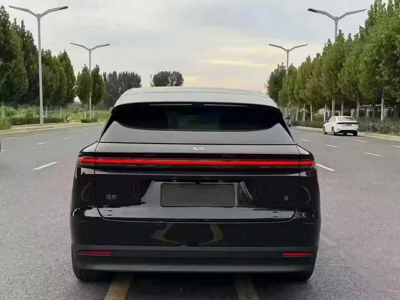 Li Auto i6 2026 2025 2WD Base Model