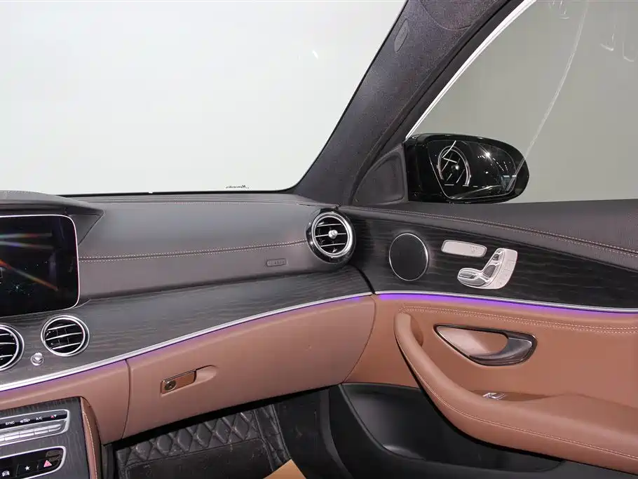 Mercedes-Benz E-Class 2023 E 300 L Sport Fashion фото 27
