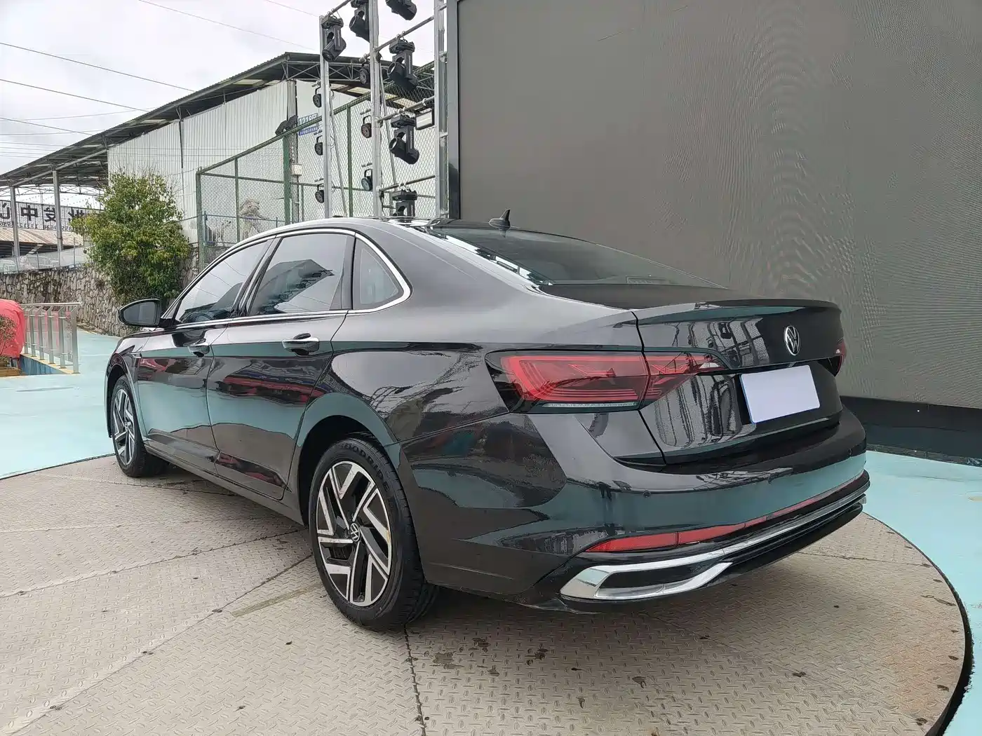 Volkswagen Sagitar 2023 Model Year 200TSI DSG Surpass Edition фото 11