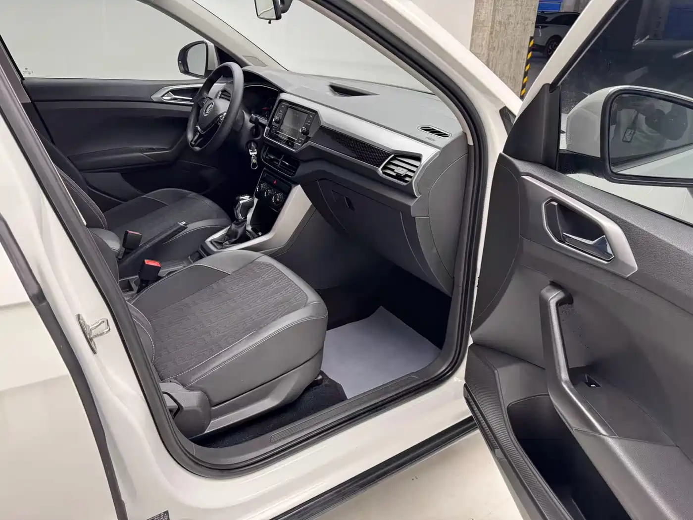 Volkswagen T-Cross 2019 280TSI DSG Comfort Edition фото 12