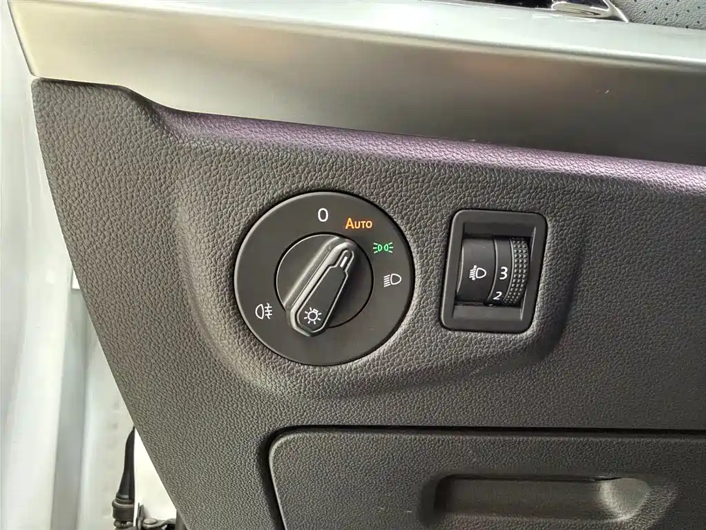 Volkswagen Lavida 2023 280TSI DSG Starlight Comfort Edition фото 9