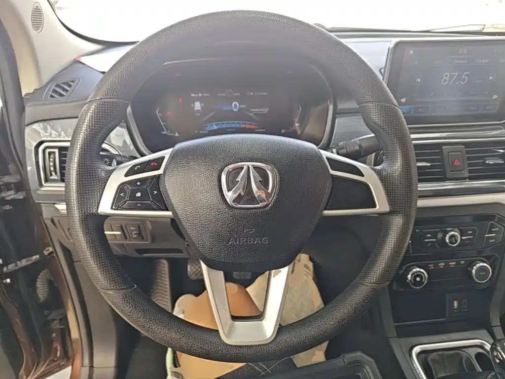 BAIC Weiwang BAW Weiwang M60 2018 2017 1.5L Manual Platinum Edition