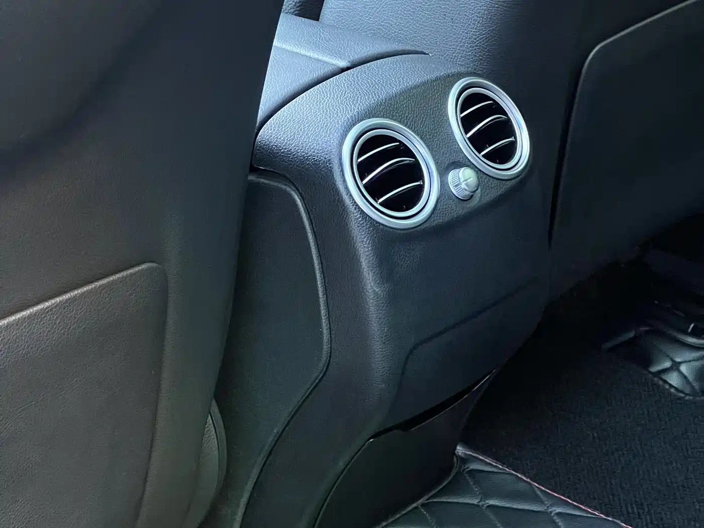Mercedes-Benz GLC 2018 GLC 260 4MATIC Dynamic фото 9