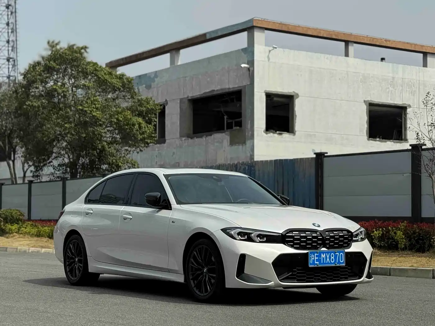 BMW 3 Series 2023 325Li M Sport Black Night Package фото 3