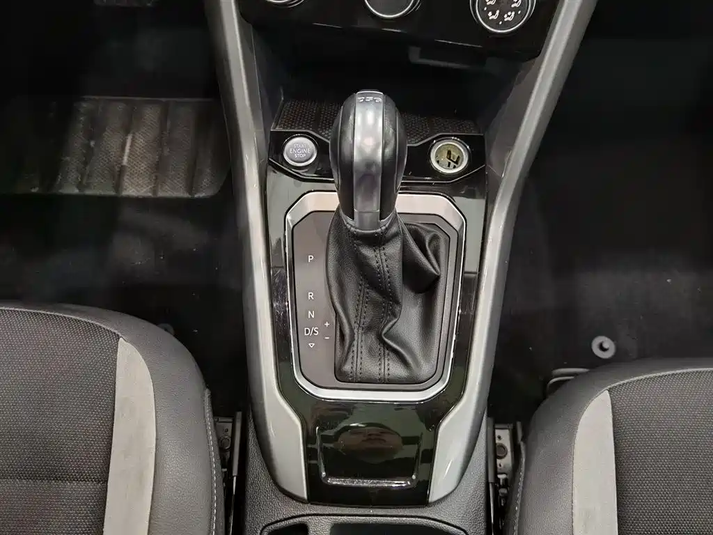 VOLKSWAGEN T ROC EXPLORING SONGS