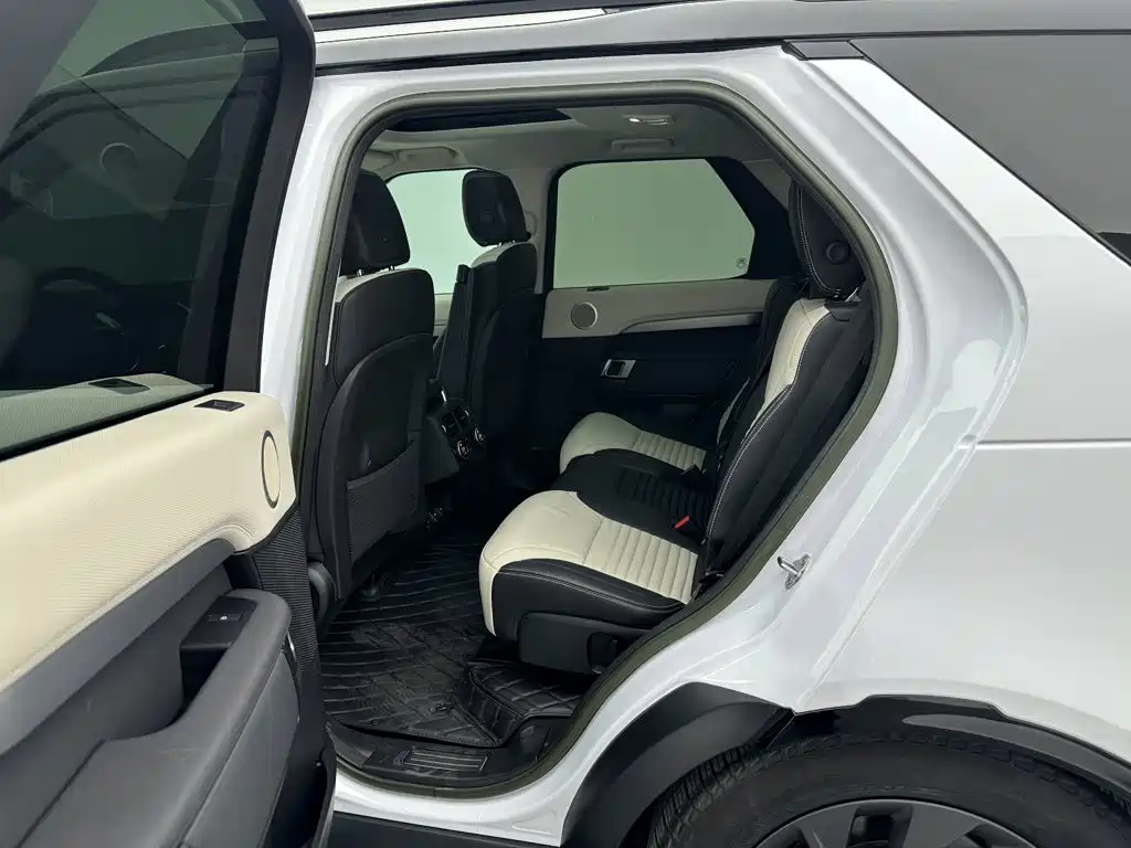 Land Rover Discovery 2023 2023 360PS R-Dynamic S