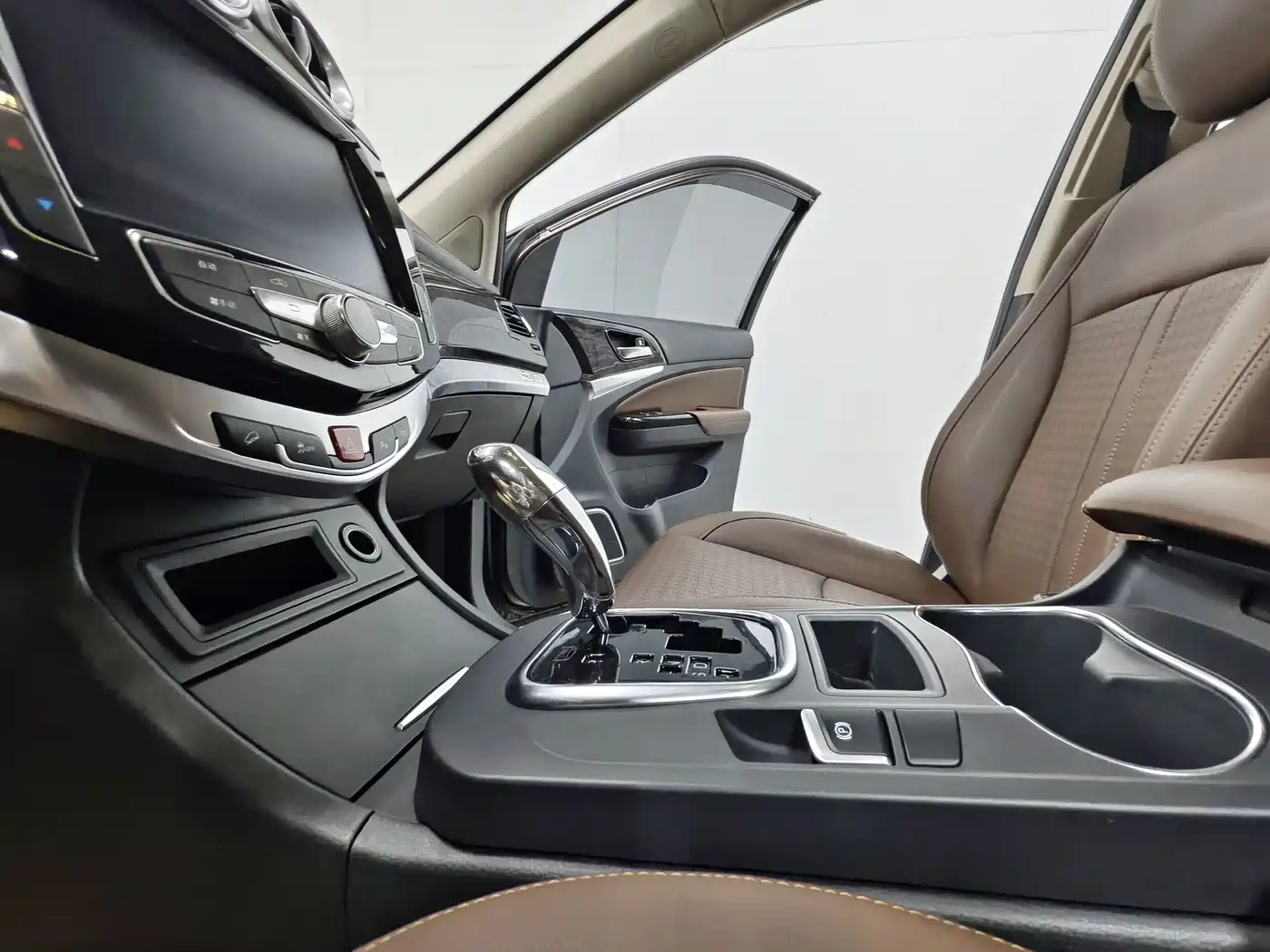 BYD S7 2017 2.0T Auto Luxury фото 12