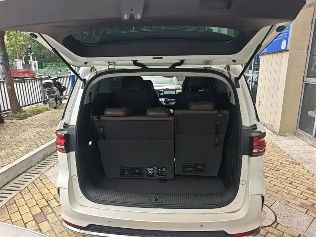 Roewe iMAX8 2024 2023 400TGI Comfort Edition