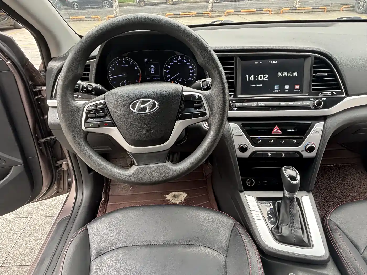 Hyundai Elantra 2016 1.6L Auto Smart·Luxury Edition фото 6