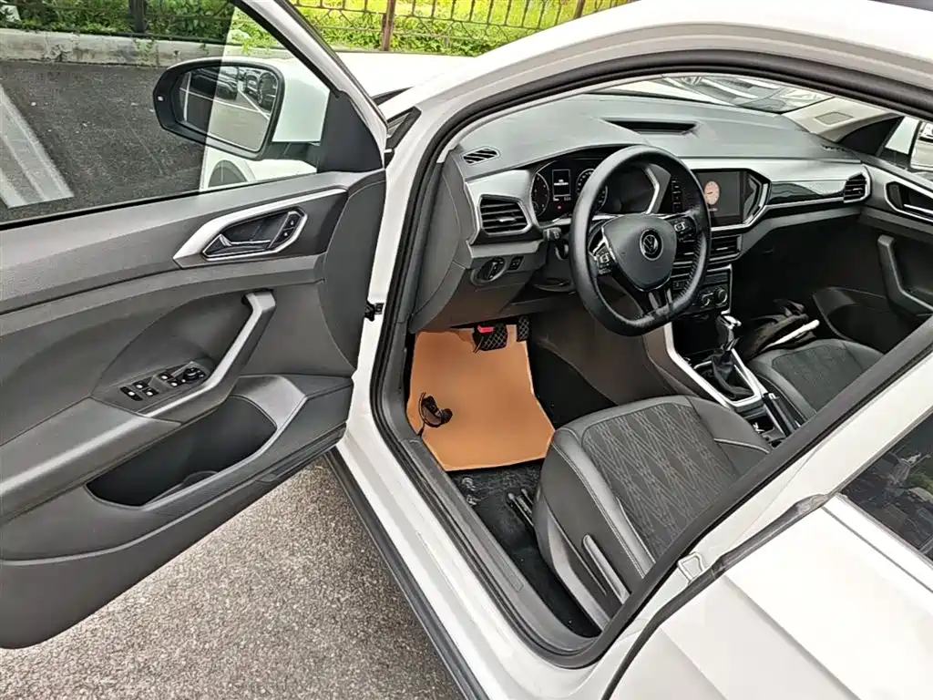 VOLKSWAGEN TU KAI