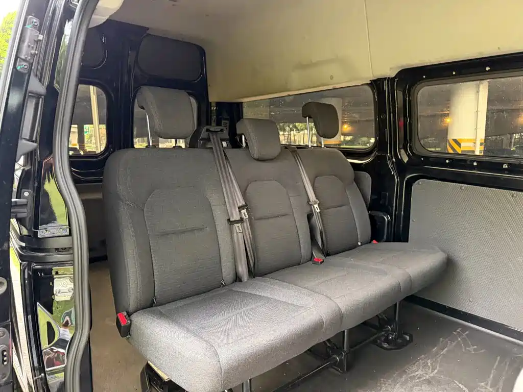 Ford Transit 2023 2023 Model 2.0T Diesel Automatic Multi-purpose Commercial Vehicle Medium Wheelbase Medium Roof 5/6 Seater