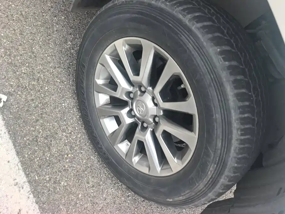 Toyota Prado 2018 2018 3.5L Automatic TX-L Rear-mounted Spare Tire