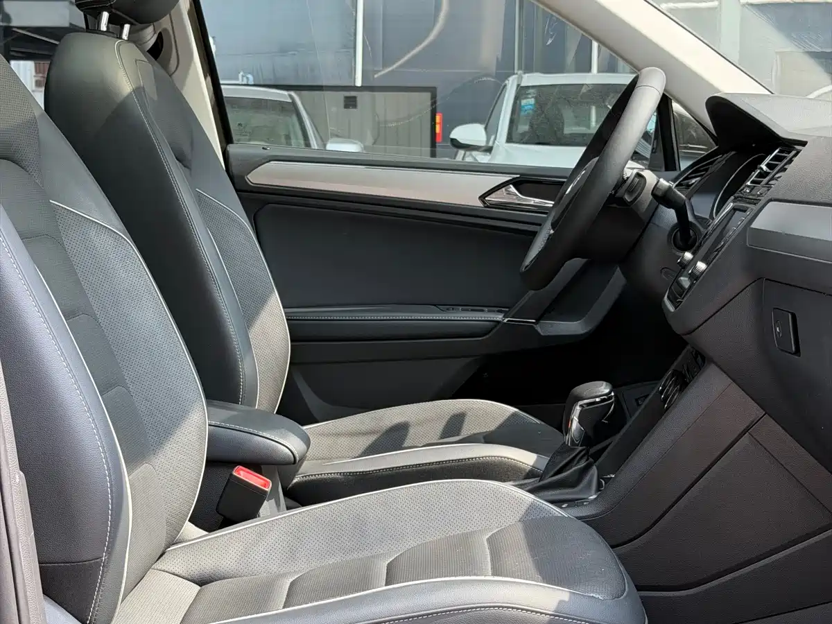 Volkswagen Tiguan L 2017 330TSI Automatic 2WD Flagship Edition фото 14