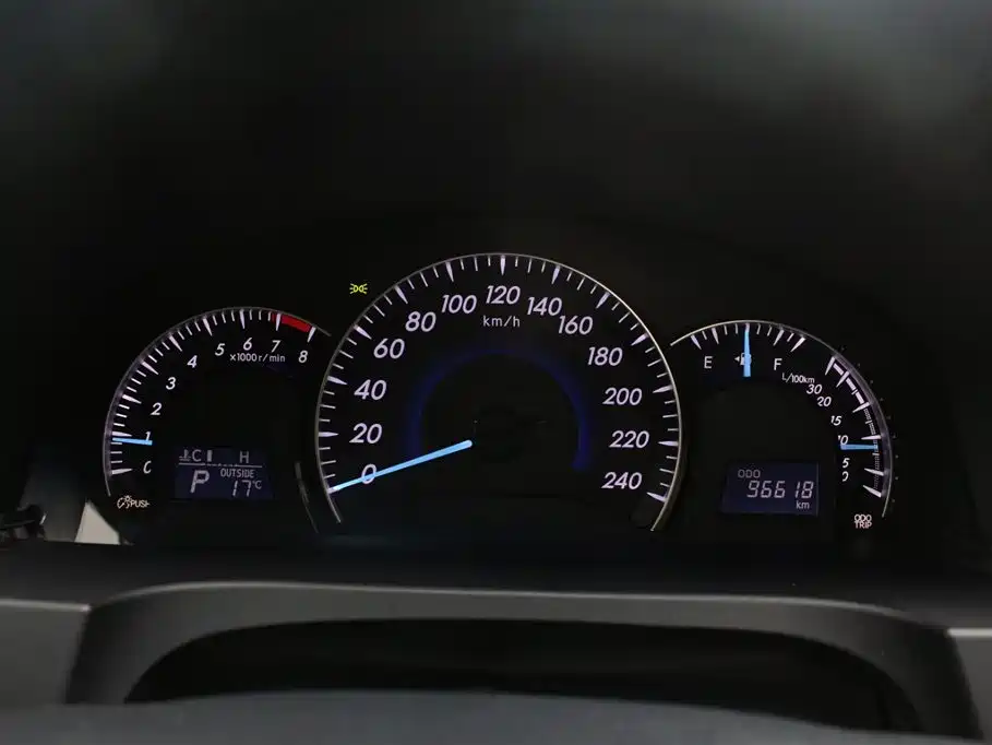 Toyota Camry 2016 2.0G 10th Anniversary Leading Edition фото 16