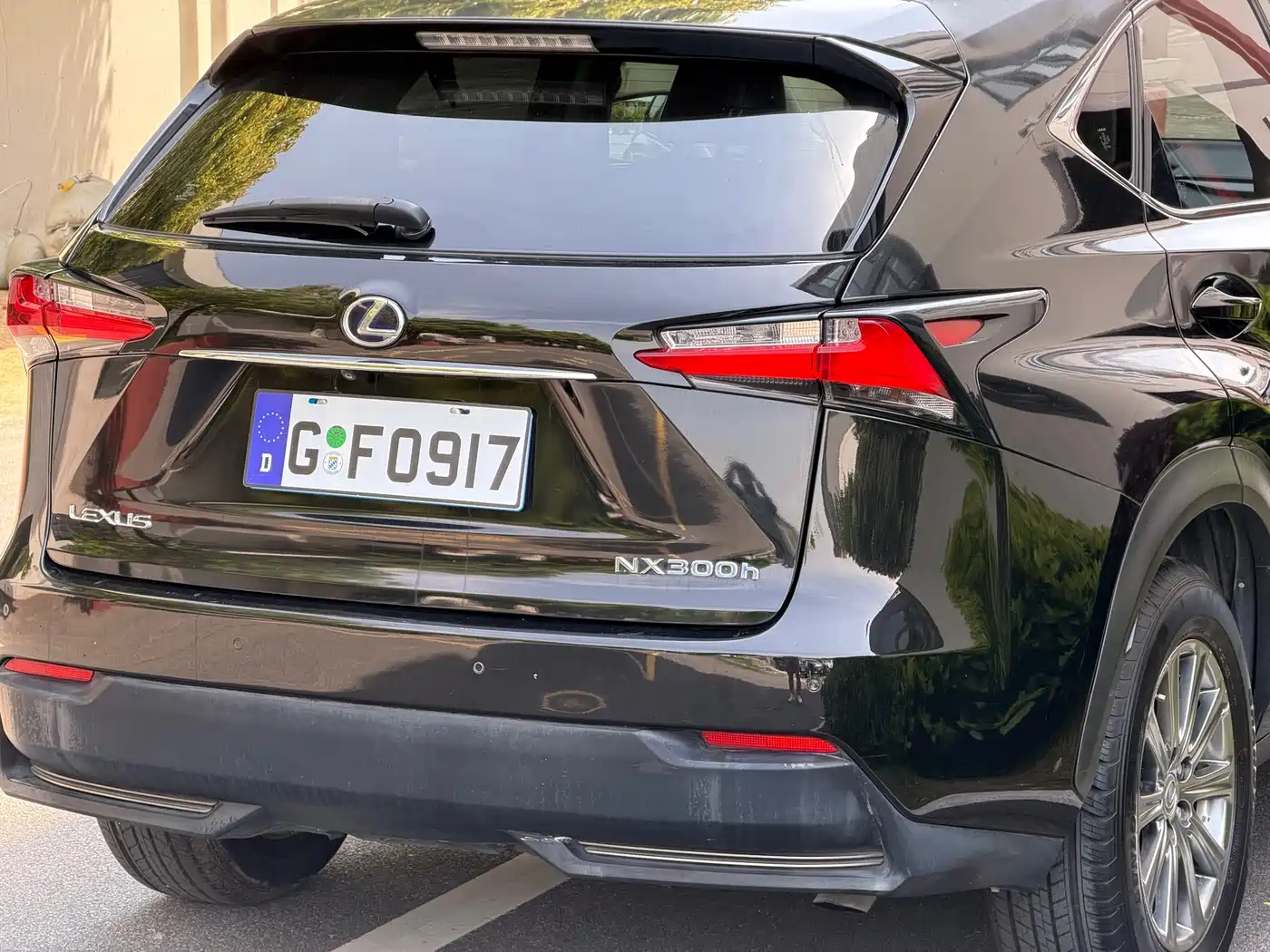 Lexus NX 2015 300h FWD Luxury фото 5