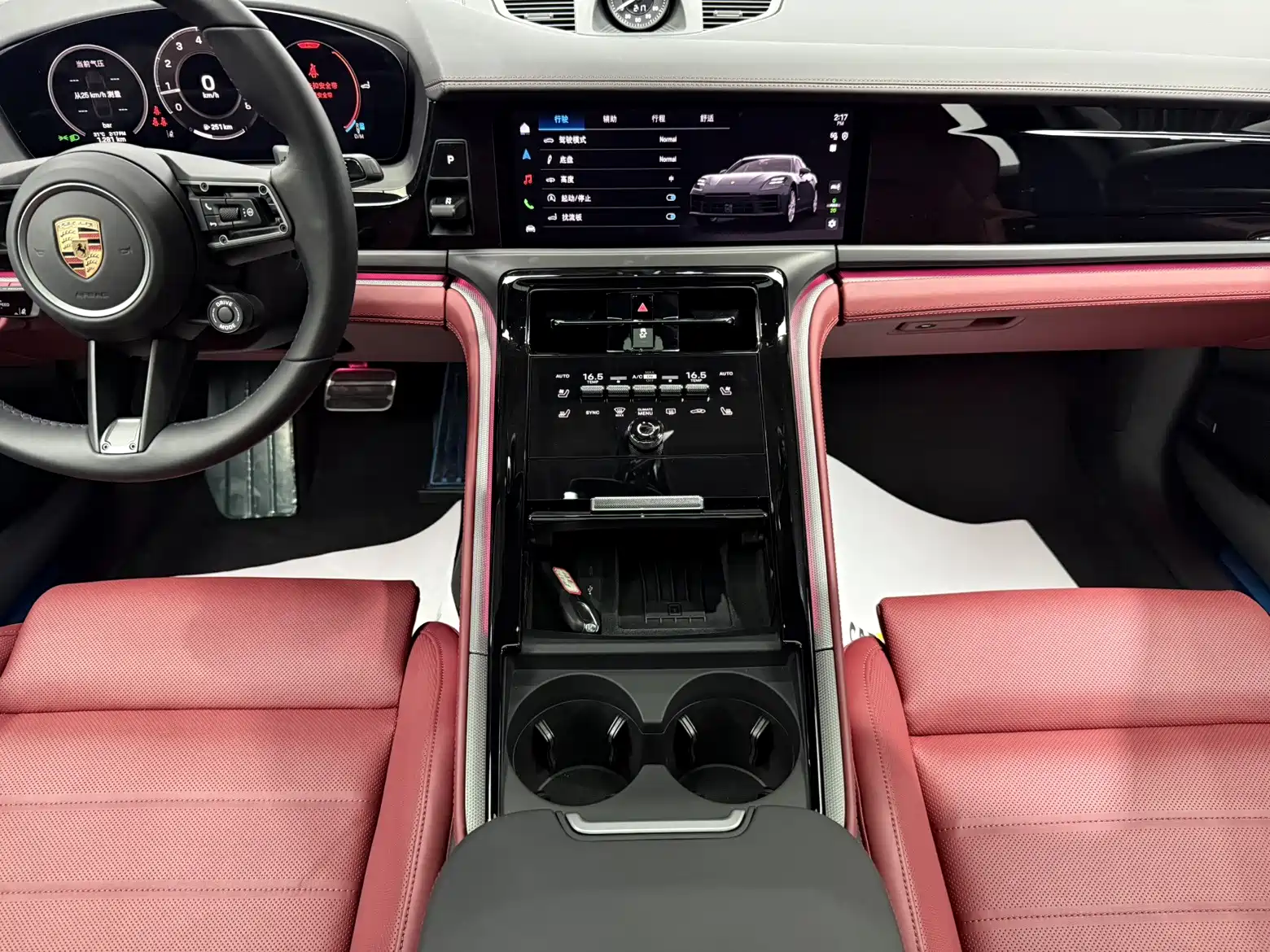 Photo 23 - Porsche Panamera