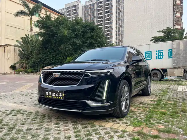 CADILLAC XT6