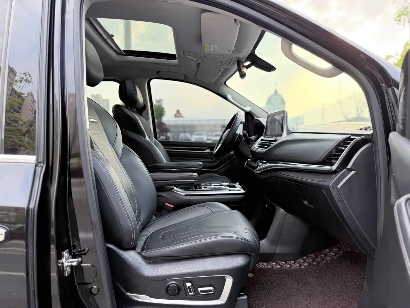 SAIC Maxus Maxus G20 2020 2.0T Gasoline Automatic Luxury Executive фото 12