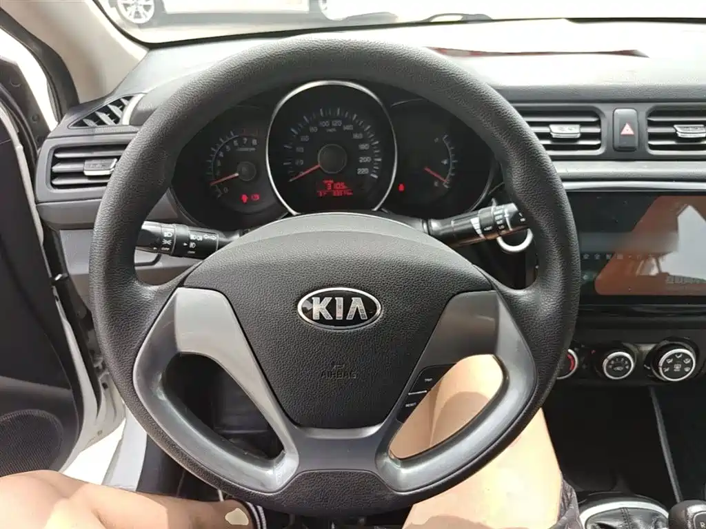 KIA K2