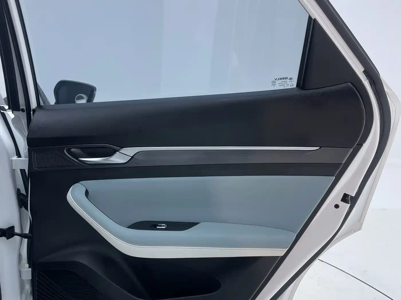 Geely Emgrand S 2022 2022 1.4T CVT Crossover Player