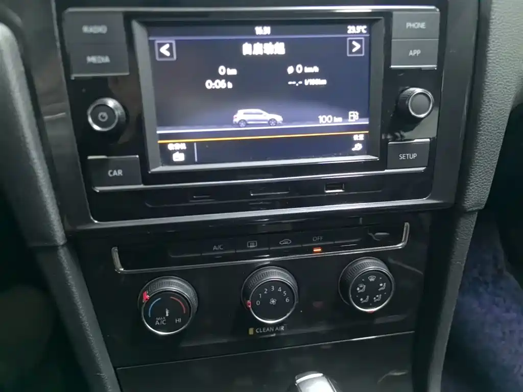 Volkswagen Golf 2018 1.6L Automatic Comfort фото 13