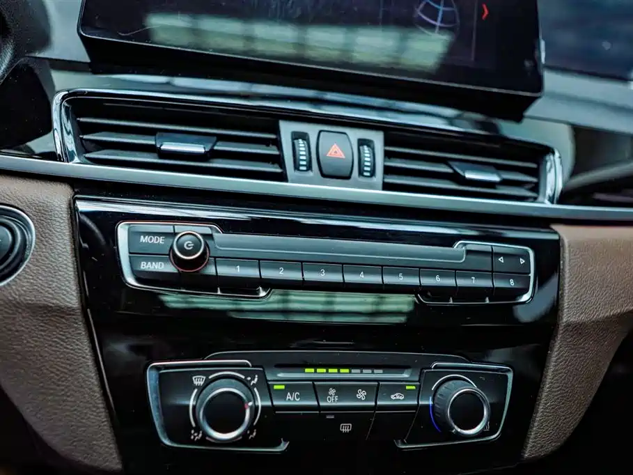 BMW X1 2022 sDrive20Li Fashion фото 14