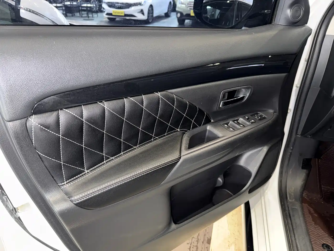 Mitsubishi Outlander 2021 2.0L 2WD Smooth Ride Version 5-Seater фото 6