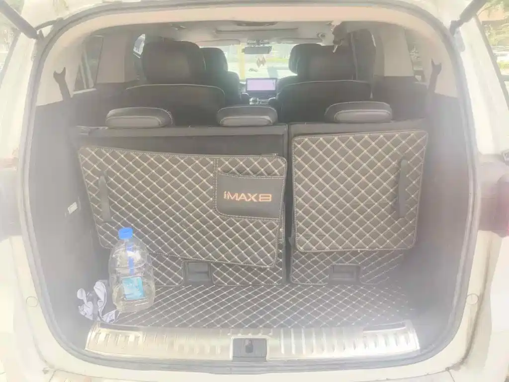 Фото 5 - Roewe iMAX8