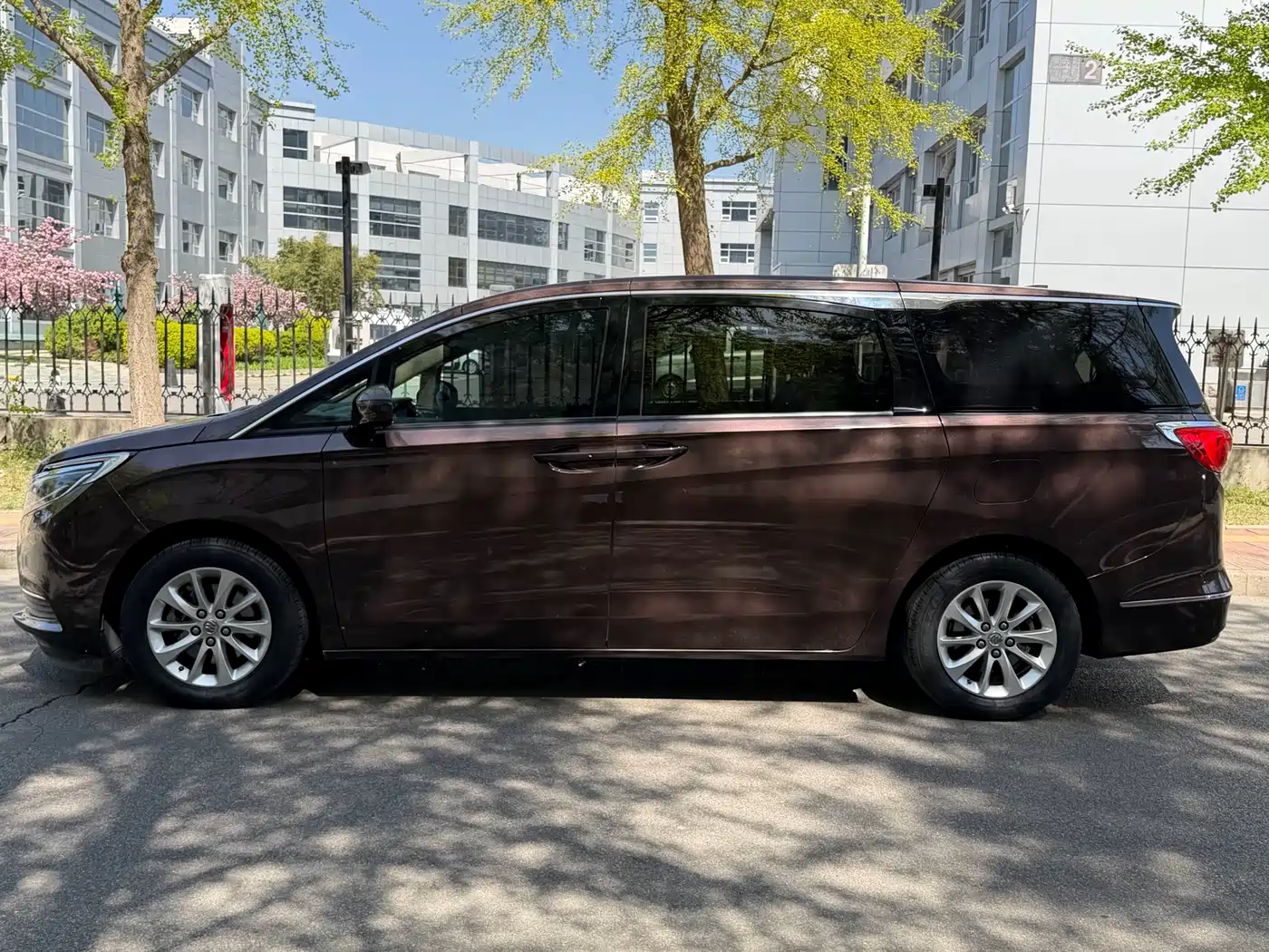 Buick GL8 2017 ES 28T Premium China V фото 4