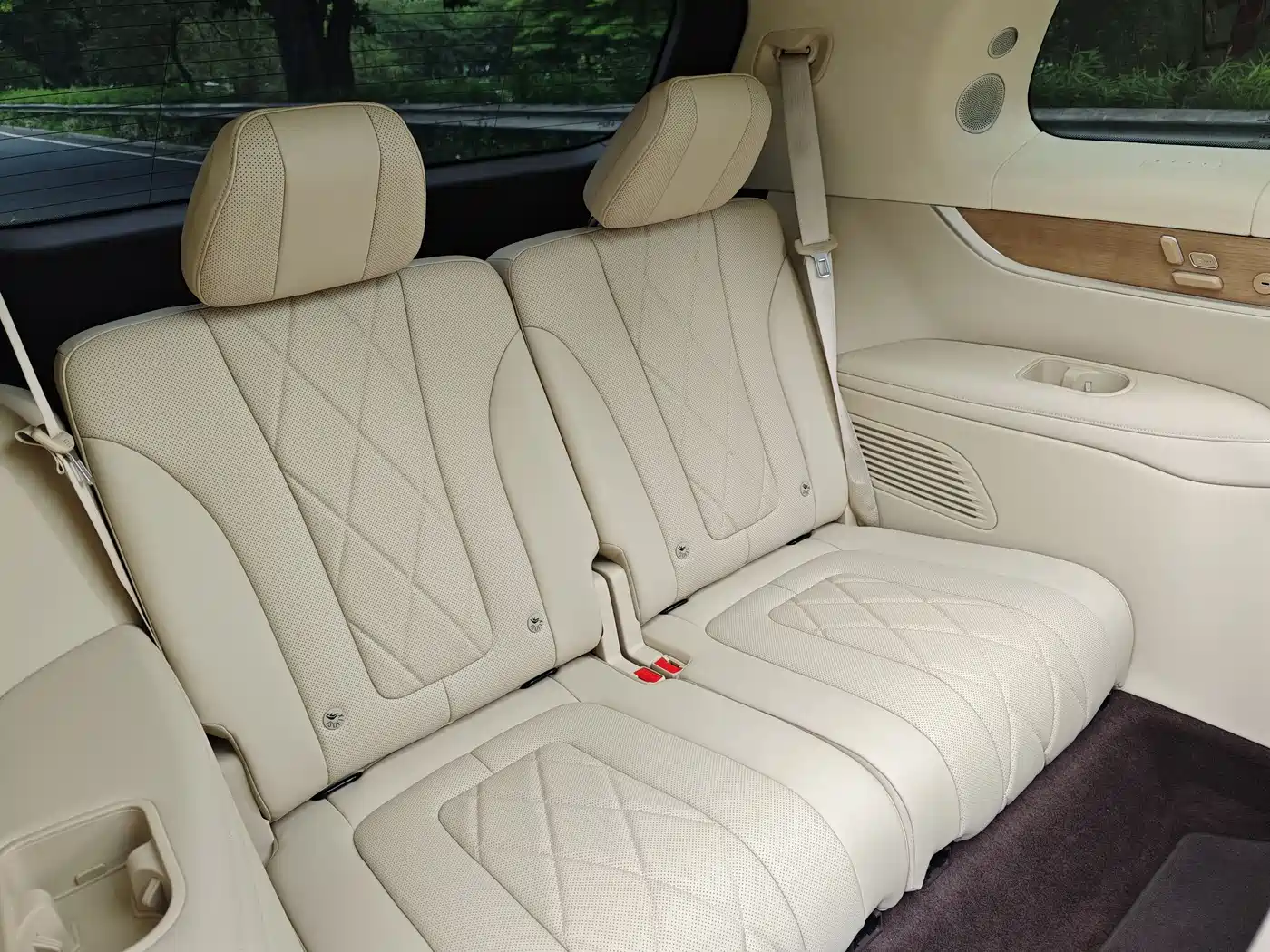 AITO Wenjie AITO M9 2024 Extended Range Ultra 42kWh 6-Seater фото 10