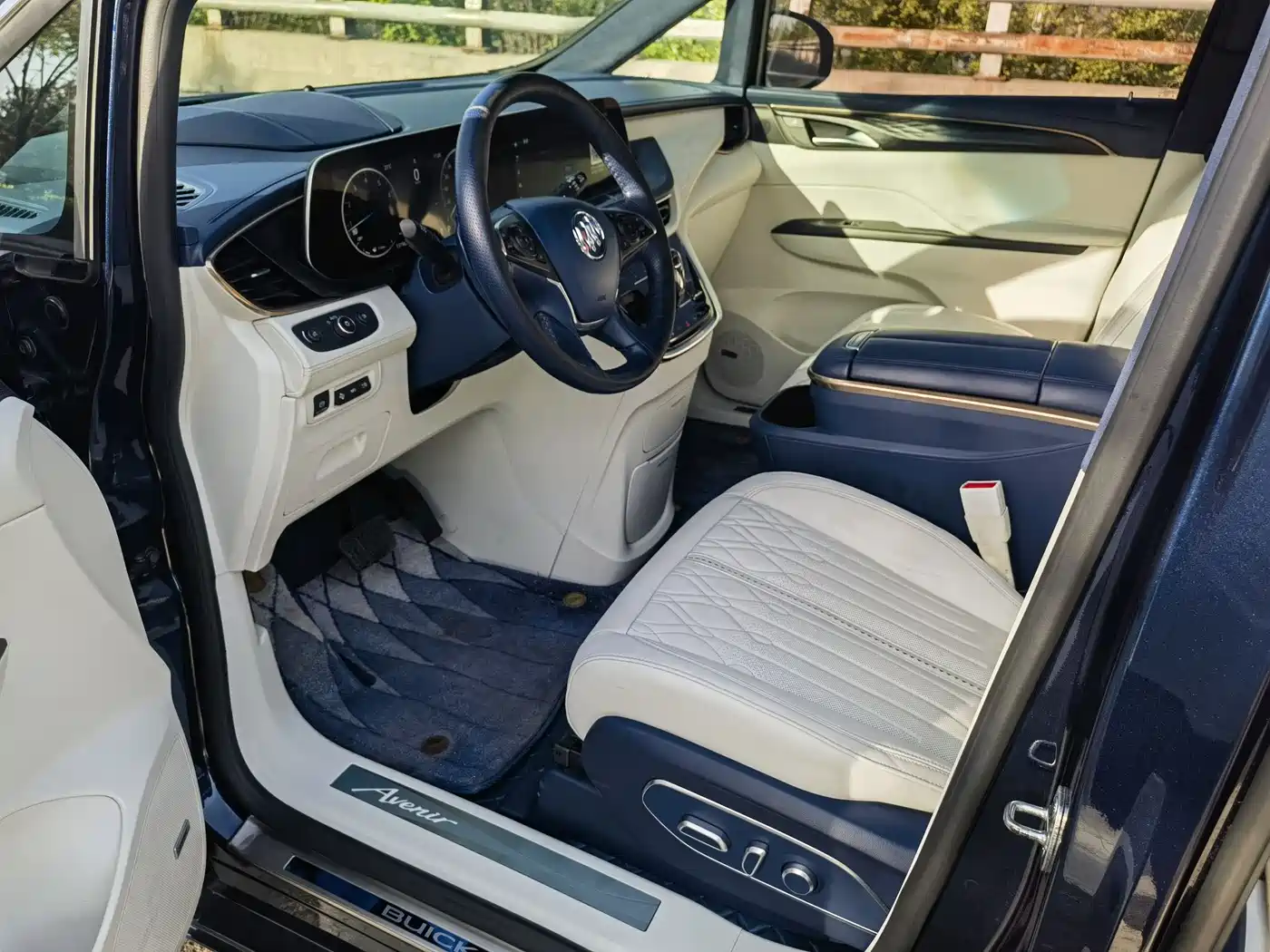 Buick GL8 2021 Avenir Aivia 4-Seater Prestige Edition фото 7