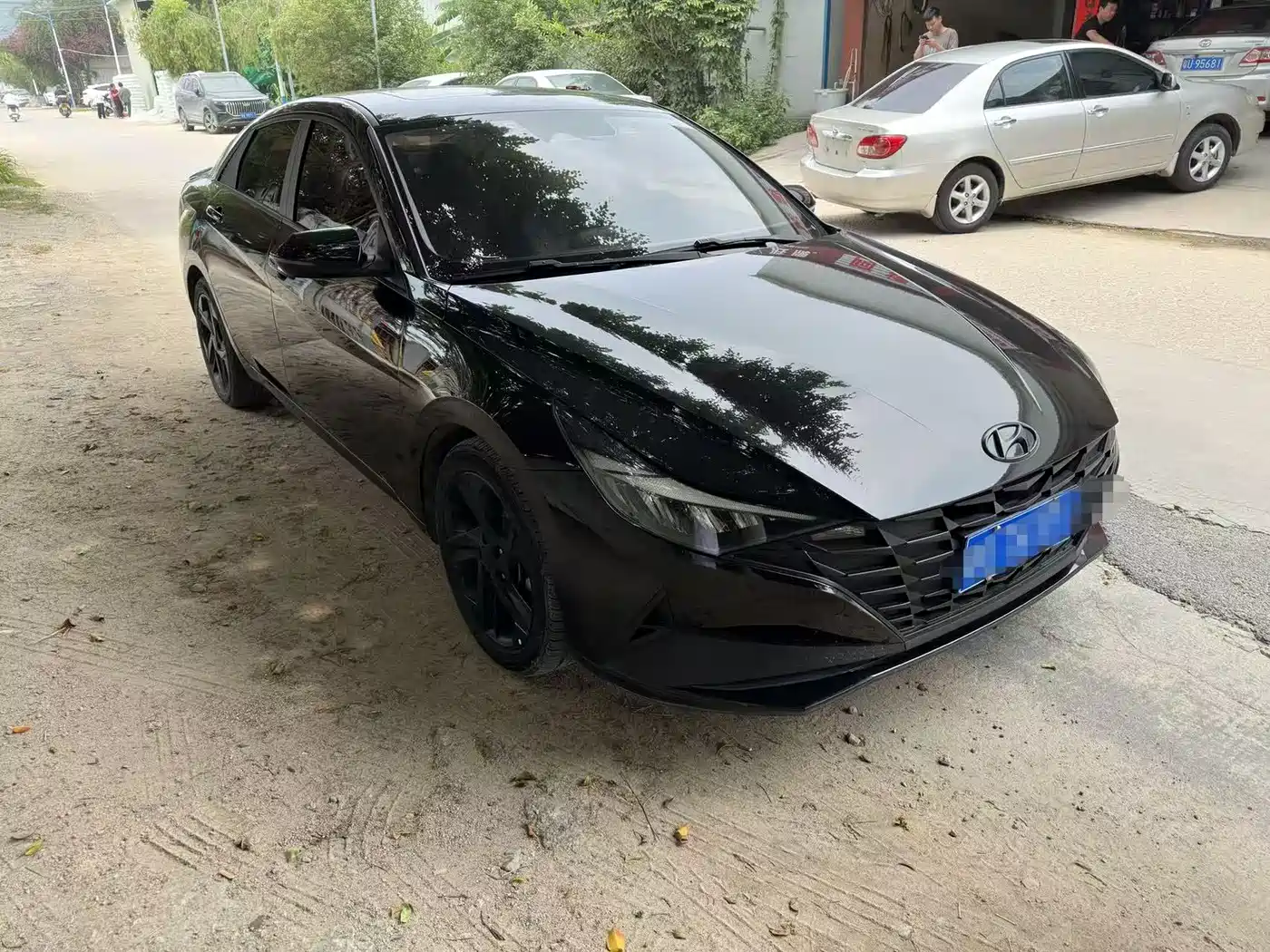 Hyundai Elantra 2022 1.5L CVT LUX Black Knight Limited Edition