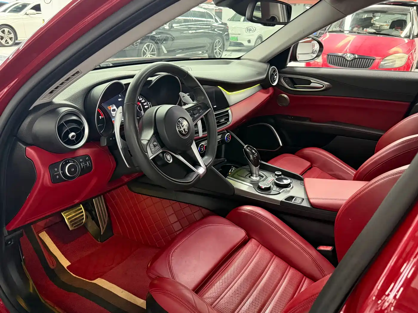 Alfa Romeo Giulia 2017 2017 2.0T 280HP Luxury Edition