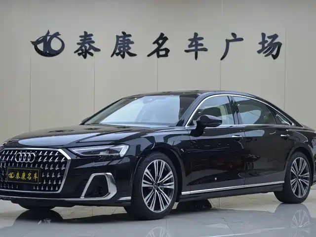Audi A8, фото 1