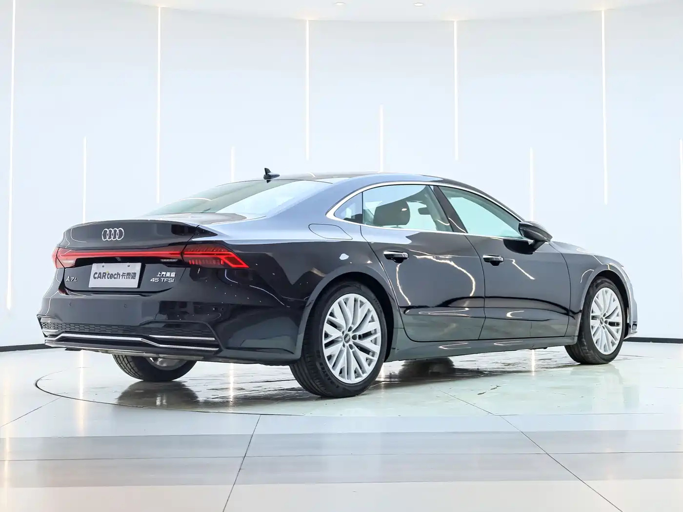 Audi A7L 2024 45TFSI S-line Dream Edition Crystal Package фото 3