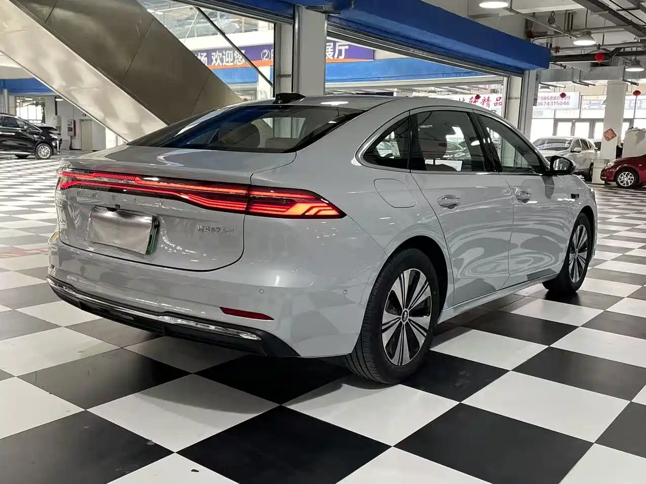 Geely Galaxy Galaxy A7 2025 EM-i 150km Explorer+ Edition фото 9