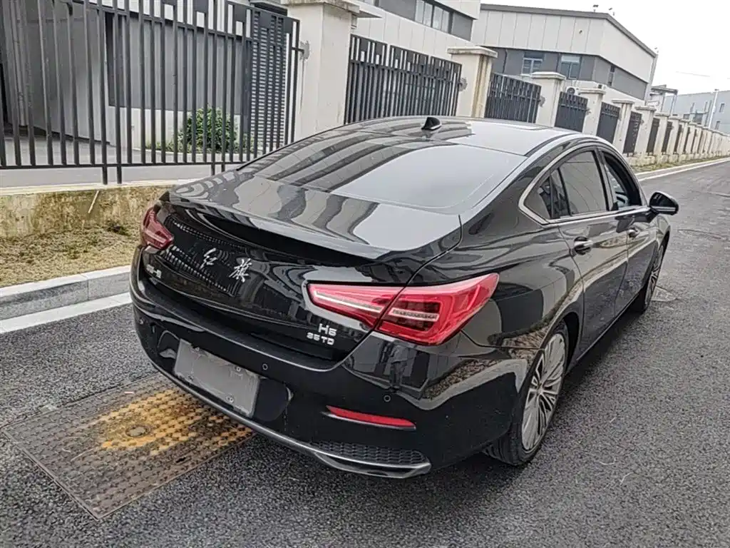 Hongqi H5 2022 Classic Facelift 1.8T Automatic Smart Connect Flag Enjoyment Edition фото 12
